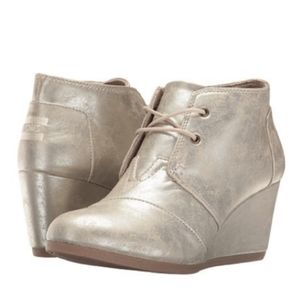 Toms Desert Wedge Gold Metallic Lace Up Booties